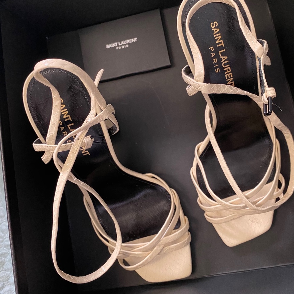 Saint Laurent heels with square toe